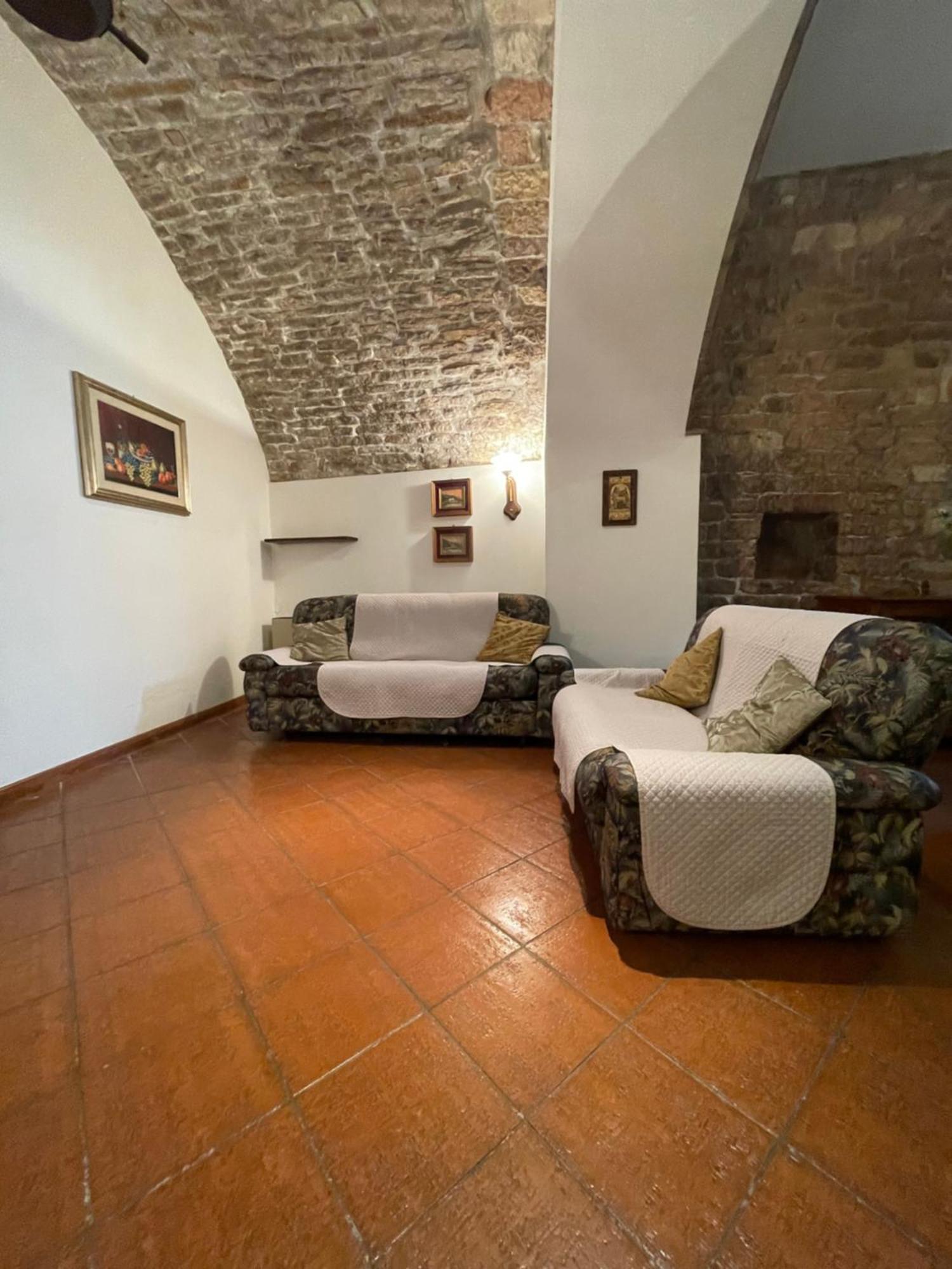 Happy House - Porta San Giacomo Assis Exterior foto