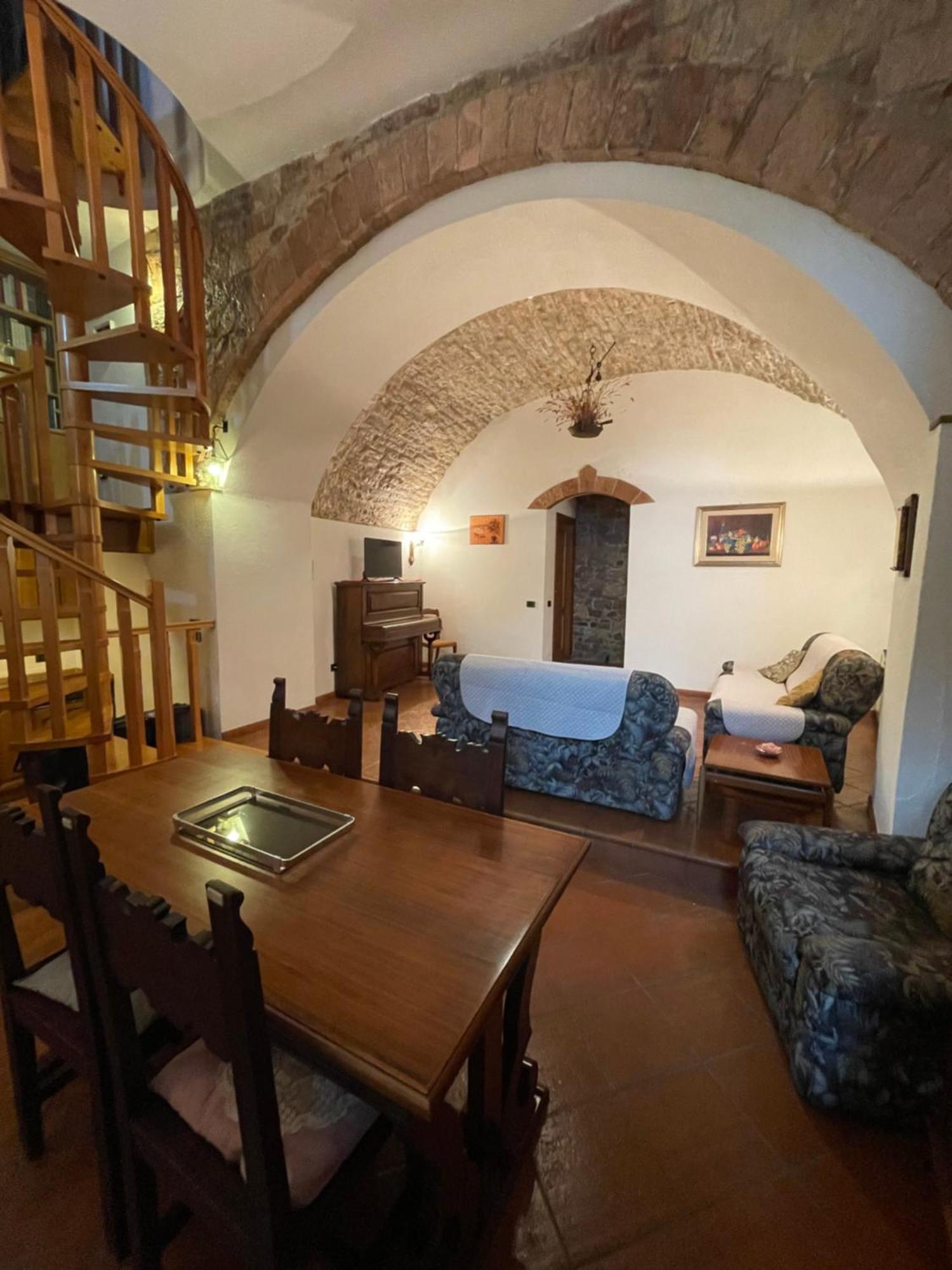 Happy House - Porta San Giacomo Assis Exterior foto